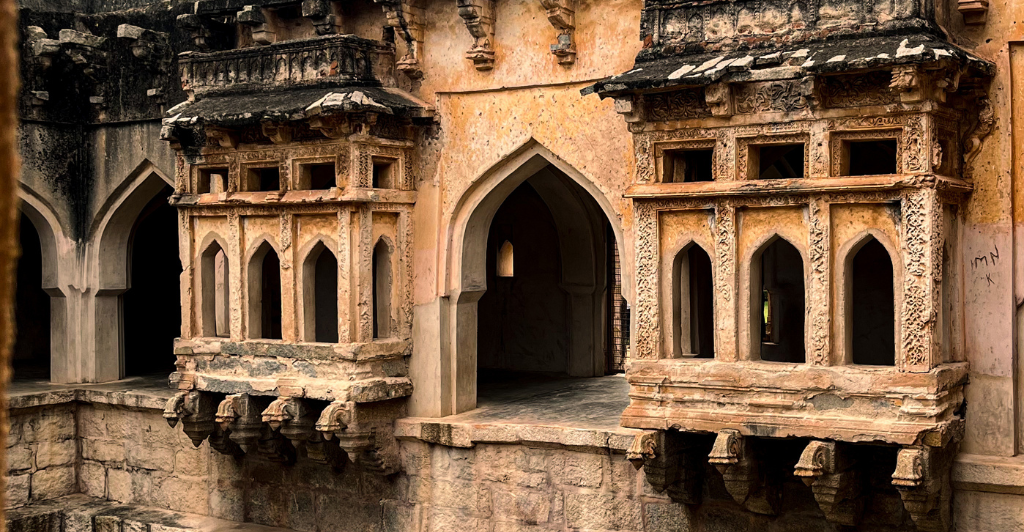 Queen's Bath in Hampi Queen's Bath in Hampi