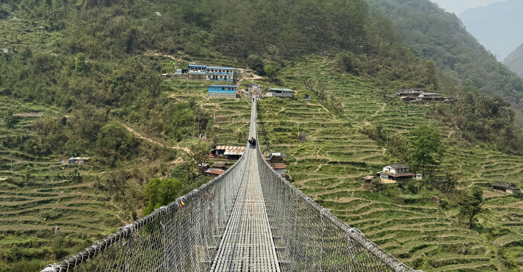 Ghandruk to Upper Sinuwa bridge Ghandruk to Upper Sinuwa bridge
